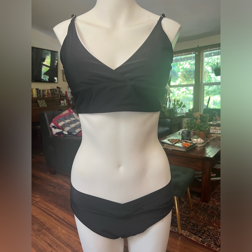 Black Crossover Front Bikini